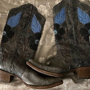 Corral boots barely worn
